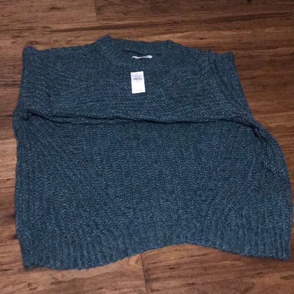 American Eagle Oversized Slouchy Sweater - Picture 2 of 2